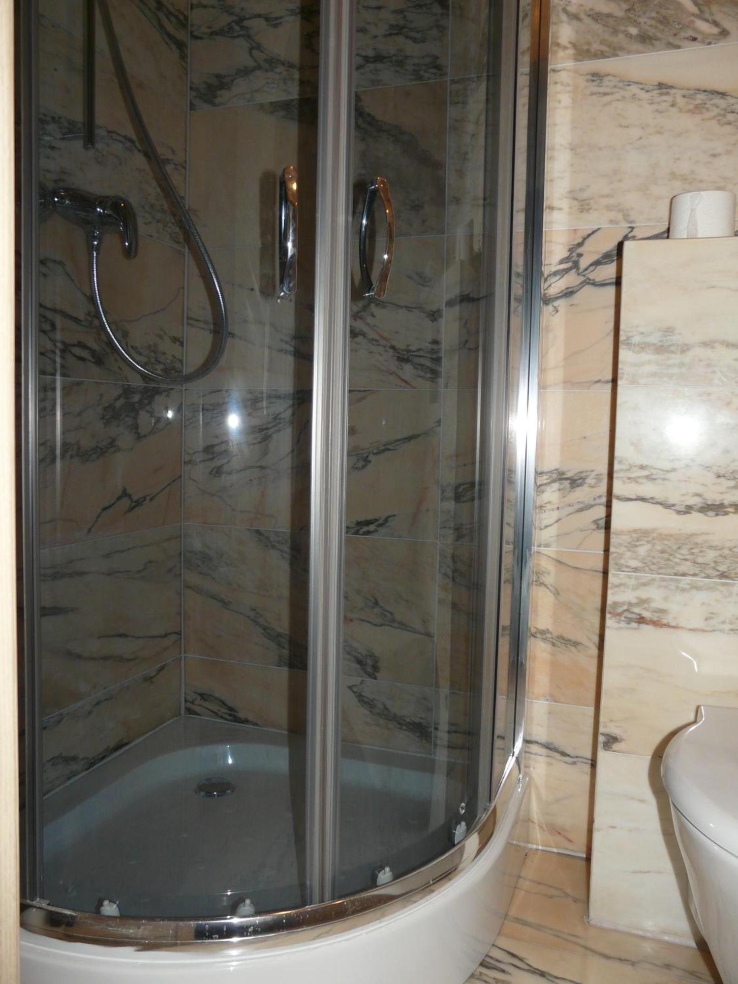 Проживання в сім'ї Amber House
