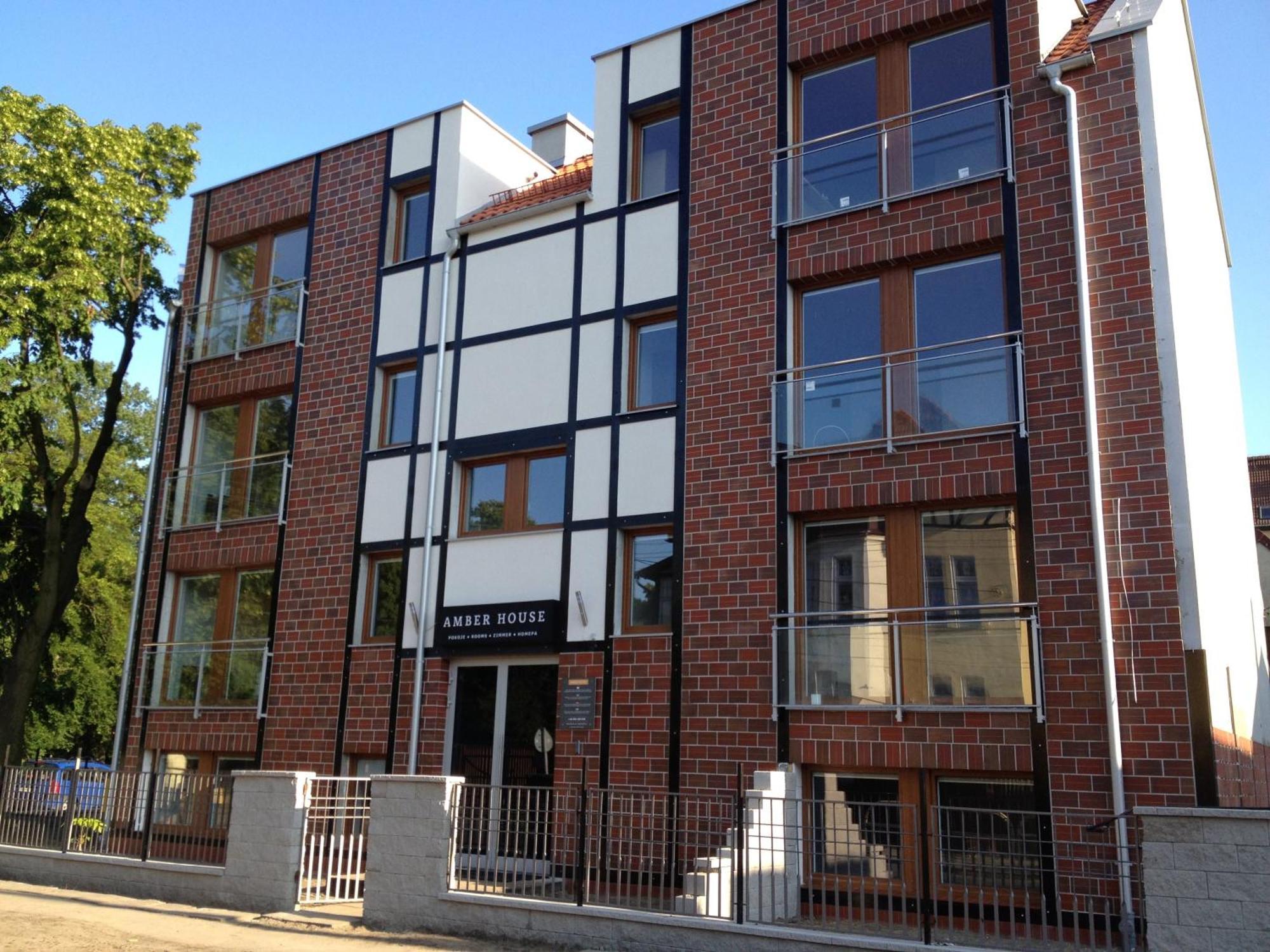 Проживання в сім'ї Amber House Гданськ